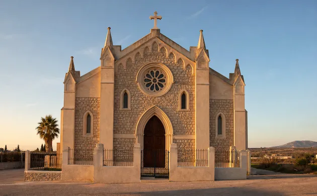 Apertura de puertas en Algorfa