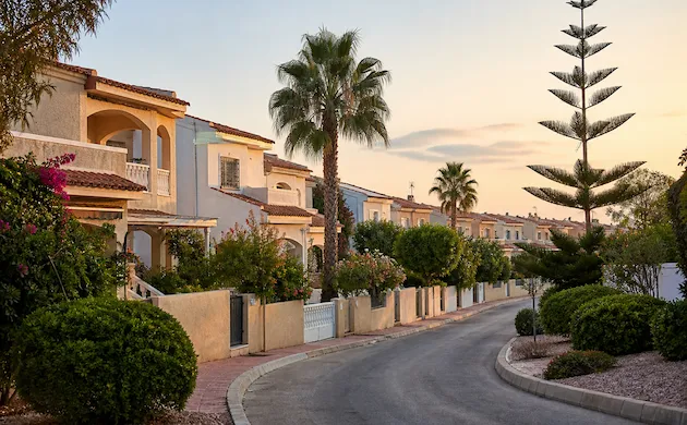 Apertura de puertas en Las Mimosas en Orihuela Costa