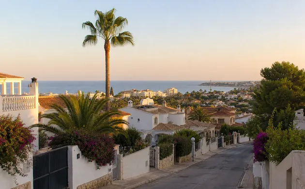 Apertura de puertas en Lomas de Cabo Roig en Orihuela Costa