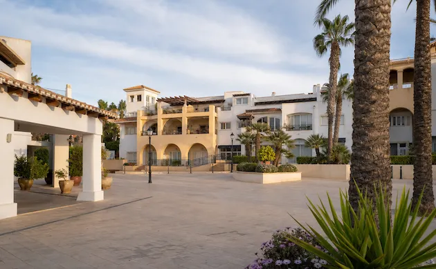 Apertura de puertas en Los Dolses en Orihuela Costa